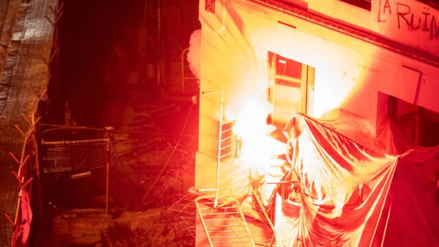 Incendi d'un habitatge en una imatge d'arxiu. Foto: Luis Miguel Añón