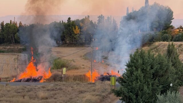 Imatge de l'incendi a la Partida Sant Just de Lleida (Bombers)